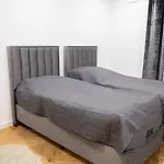 Neubau Mit Kamin Und Terrasse In Premium Lage Parkplatz Inklusive * Bielefeld