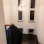 Neubau Mit Kamin Und Terrasse In Premium Lage Parkplatz Inklusive