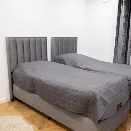 Neubau Mit Kamin Und Terrasse In Premium Lage Parkplatz Inklusive * בילפלד