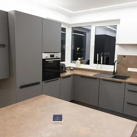 Neubau Mit Kamin Und Terrasse In Premium Lage Parkplatz Inklusive Daire