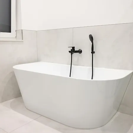 Neubau Mit Kamin Und Terrasse In Premium Lage Parkplatz Inklusive בילפלד