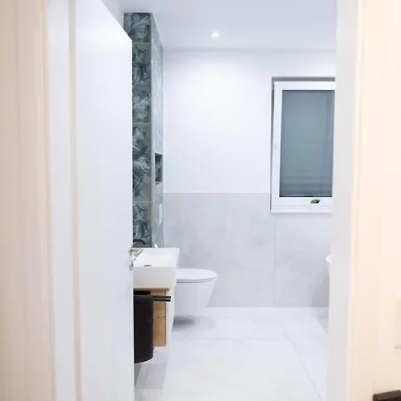 Daire Neubau Mit Kamin Und Terrasse In Premium Lage Parkplatz Inklusive