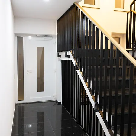 Daire Neubau Mit Kamin Und Terrasse In Premium Lage Parkplatz Inklusive *