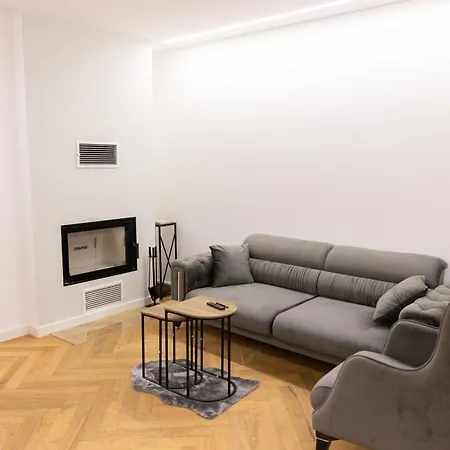 Neubau Mit Kamin Und Terrasse In Premium Lage Parkplatz Inklusive