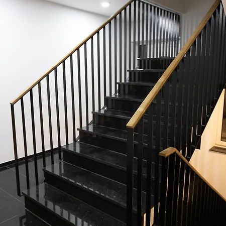 Neubau Mit Kamin Und Terrasse In Premium Lage Parkplatz Inklusive * בילפלד