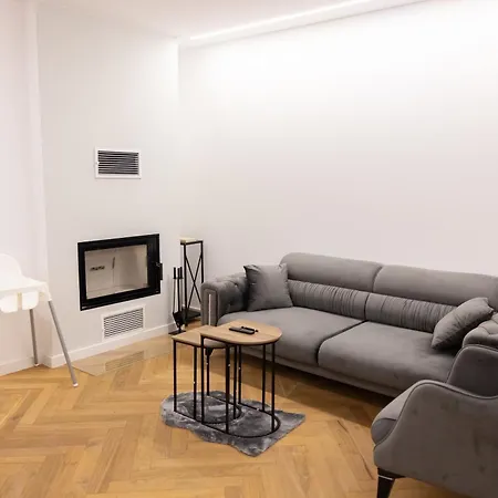 Neubau Mit Kamin Und Terrasse In Premium Lage Parkplatz Inklusive