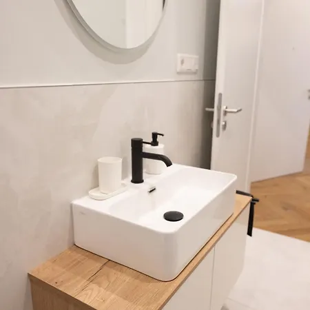 Neubau Mit Kamin Und Terrasse In Premium Lage Parkplatz Inklusive Apartment Bielefeld