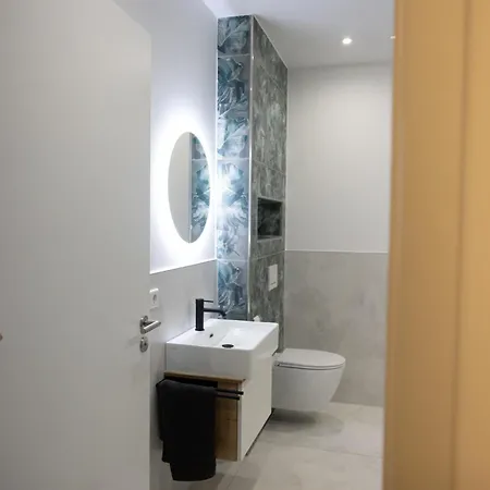 Daire Neubau Mit Kamin Und Terrasse In Premium Lage Parkplatz Inklusive