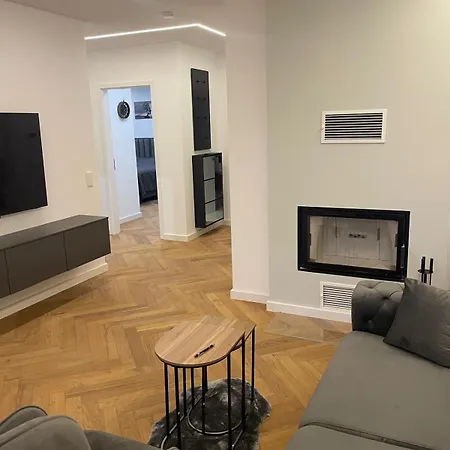 Neubau Mit Kamin Und Terrasse In Premium Lage Parkplatz Inklusive Apartment *