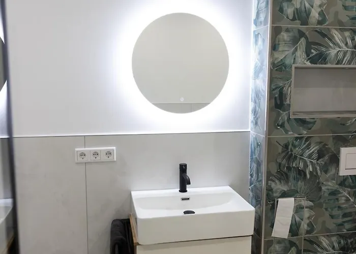 Neubau Mit Kamin Und Terrasse In Premium Lage Parkplatz Inklusive *