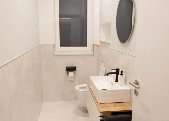 Neubau Mit Kamin Und Terrasse In Premium Lage Parkplatz Inklusive Appartement *