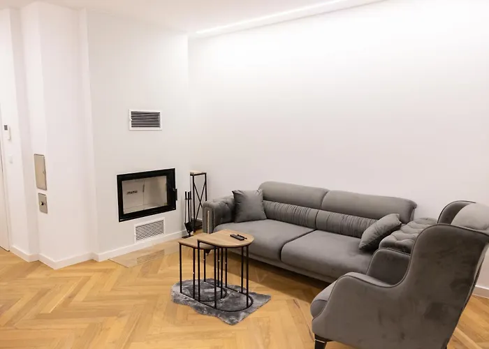 Neubau Mit Kamin Und Terrasse In Premium Lage Parkplatz Inklusive