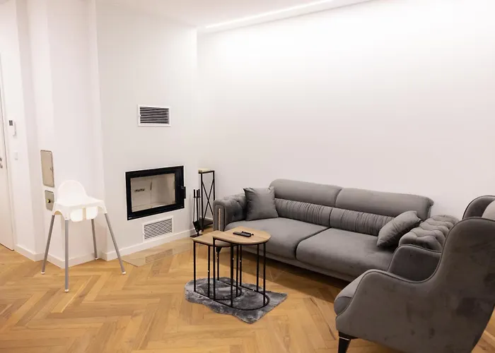 Neubau Mit Kamin Und Terrasse In Premium Lage Parkplatz Inklusive