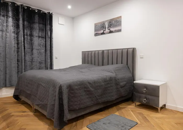 Neubau Mit Kamin Und Terrasse In Premium Lage Parkplatz Inklusive Appartement